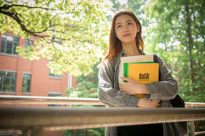本科报考重庆师范大学在职研究生有工作年限的要求吗？