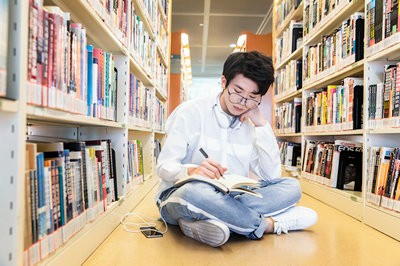 锦州医科大学在职研究生考试科目是什么？