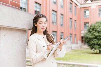 本科有学位如何报考东华理工大学在职研究生？