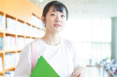 报考会计学在职研究生年龄有上限要求吗？