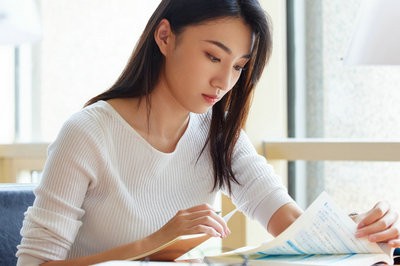 华北电力大学在职研究生考试分数线是60分及格吗？